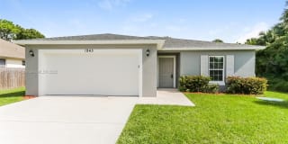 1943 SW Sunglow St 1943 SW Sunglow St Photo Gallery 1