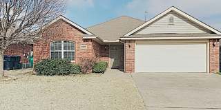 8605 SW 46th Place 8605 SW 46th Place Photo Gallery 1