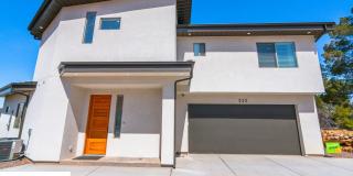 325 E Vermillion Ave 325 E Vermillion Ave Photo Gallery 1