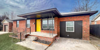 2921 N Vermont Ave 2921 N Vermont Ave Photo Gallery 1