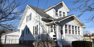 5218 32nd Avenue 5218 32nd Avenue Photo Gallery 1