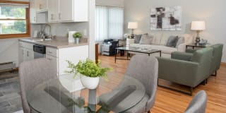 South Highland Apartments South Highland Apartments Photo Gallery 1