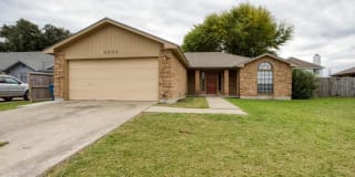 2005 Oak Brook Dr 2005 Oak Brook Dr Photo Gallery 1