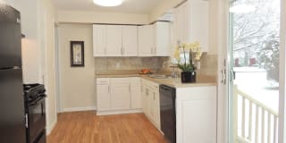 24080 Glenbrook Boulevard 24080 Glenbrook Boulevard Photo Gallery 1