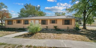 206 Bexar Dr 206 Bexar Dr Photo Gallery 1