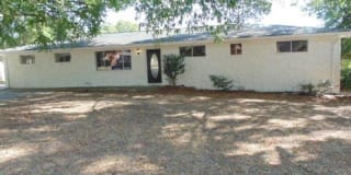 205 Meadow Ln 205 Meadow Ln Photo Gallery 1