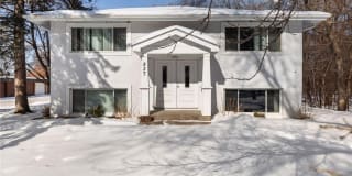 837 Northdale Boulevard NW 837 Northdale Boulevard NW Photo Gallery 1