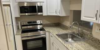 5061 W Oakland Park Blvd 5061 W Oakland Park Blvd Photo Gallery 1