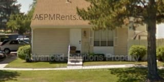 4112 S Sunnypark Ln 4112 S Sunnypark Ln Photo Gallery 1