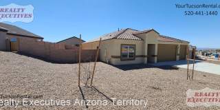 948 S Grantham Ave 948 S Grantham Ave Photo Gallery 1