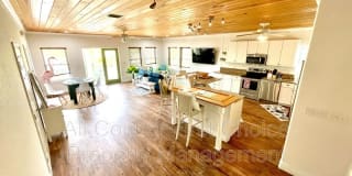 635 182 Ave 635 182 Ave Photo Gallery 1