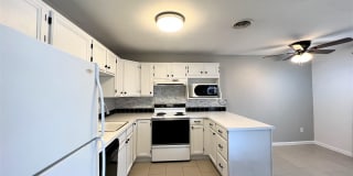 303 Gage Blvd. #304 303 Gage Blvd. #304 Photo Gallery 1