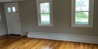 300 W Elm St 300 W Elm St Photo Gallery 1