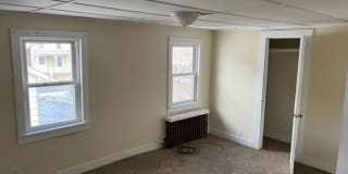 215 1/2 E Park St 215 1/2 E Park St Photo Gallery 1