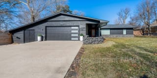 910 NW 8th St. 910 NW 8th St. Photo Gallery 1