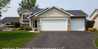 35 Robin Ln 35 Robin Ln Photo Gallery 1