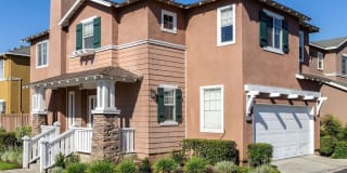 2902 N Santa Fe Place 2902 N Santa Fe Place Photo Gallery 1