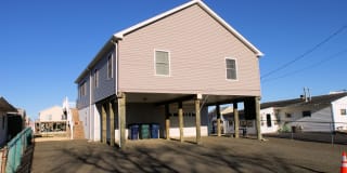 10 W Shrewsbury Drive 10 W Shrewsbury Drive Photo Gallery 1