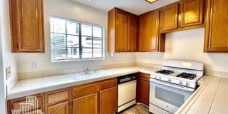 2931 Plaza del Amo 2931 Plaza del Amo Photo Gallery 1