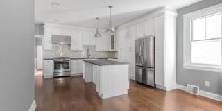 40 W SOUTHAMPTON AVENUE 40 W SOUTHAMPTON AVENUE Photo Gallery 1