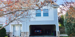 355 Lindsay Ln 355 Lindsay Ln Photo Gallery 1