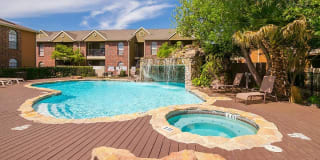 Oaks of Westlakes Apartments Oaks of Westlakes Apartments Photo Gallery 1