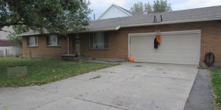 348 W Pages Ln - 4 348 W Pages Ln - 4 Photo Gallery 1