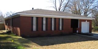 413 Neal St 413 Neal St Photo Gallery 1