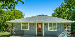 916 S Crest Rd 916 S Crest Rd Photo Gallery 1