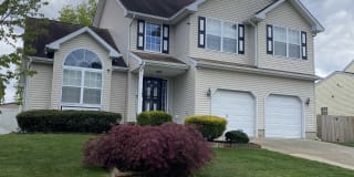 4 DONEGAL Ln 4 DONEGAL Ln Photo Gallery 1