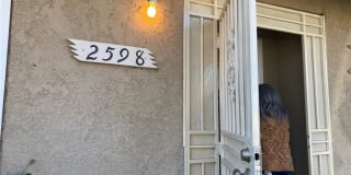 2598 N Mountain View Avenue 2598 N Mountain View Avenue Photo Gallery 1