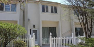 111 MONTROSE AVENUE 111 MONTROSE AVENUE Photo Gallery 1