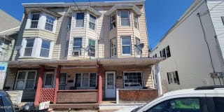 321 E Bertsch 321 E Bertsch Photo Gallery 1