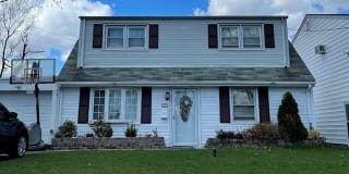 21 LAKEVIEW AVENUE 21 LAKEVIEW AVENUE Photo Gallery 1