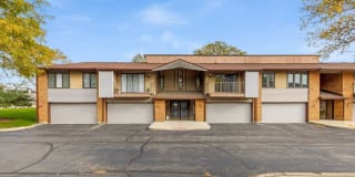 821 Oakton St unit 204 821 Oakton St unit 204 Photo Gallery 1