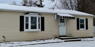 102 Gale Avenue 102 Gale Avenue Photo Gallery 1