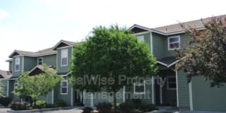 1556 SW Reindeer Ave 1556 SW Reindeer Ave Photo Gallery 1