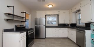 2407 S Phillips Ave 2407 S Phillips Ave Photo Gallery 1
