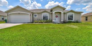216 SW Kestor Drive 216 SW Kestor Drive Photo Gallery 1