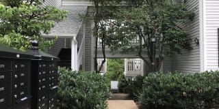 2915-D S WOODLEY ST #4 2915-D S WOODLEY ST #4 Photo Gallery 1