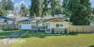 19317 Crescent Drive East 19317 Crescent Drive East Photo Gallery 1