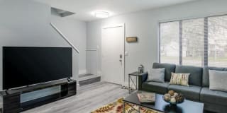 4590 Seaway Dr 4590 Seaway Dr Photo Gallery 1