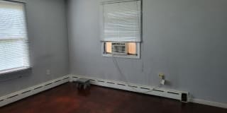 24 Dalton Pl B 24 Dalton Pl B Photo Gallery 1