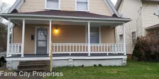 1819 Roosevelt Ave NE 1819 Roosevelt Ave NE Photo Gallery 1