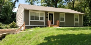 7446 Sycamore Ave 7446 Sycamore Ave Photo Gallery 1