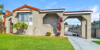 10604 S Manhattan Place 10604 S Manhattan Place Photo Gallery 1