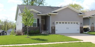 2033 Mackinaw Drive 2033 Mackinaw Drive Photo Gallery 1