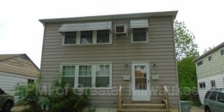4928 N 54th St Uppr 4928 N 54th St Uppr Photo Gallery 1