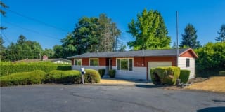 Charming 2 Bedroom 1 Bathroom Lower Unit Duplex in Lakewood!! Charming 2 Bedroom 1 Bathroom Lower Unit Duplex in Lakewood!! Photo Gallery 1