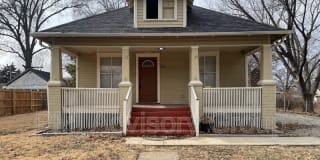 2633 SE Maryland Ave 2633 SE Maryland Ave Photo Gallery 1